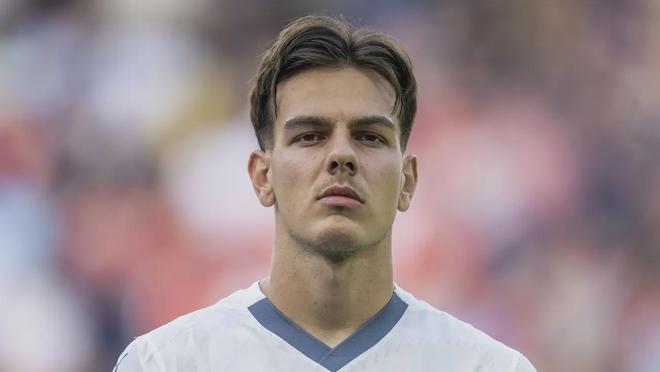 永远的黑豹，葡萄牙队正式发布致敬传奇尤西比奥的特别款球衣