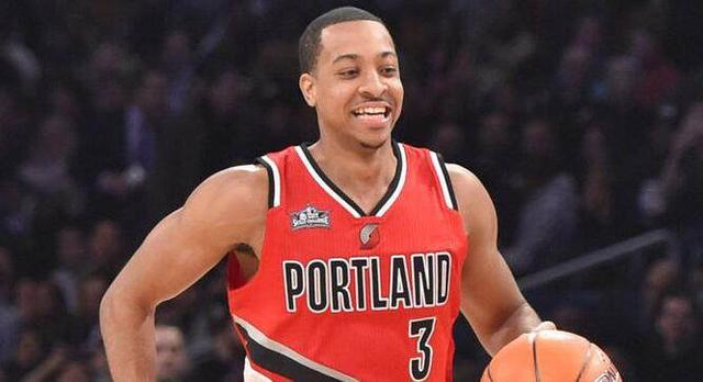 美国名记：苏亚雷斯因为无球状态下踢人被禁赛一场