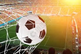 半场：科莫1-0萨索洛，杜维卡斯破门，尼科-帕斯倒钩射门被扑